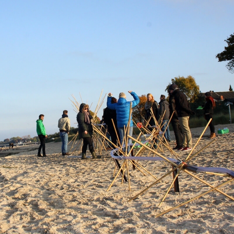 Kugelbahn am Strand