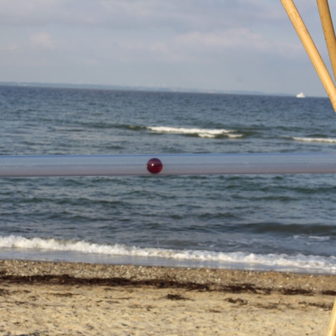 Kugelbahn am Strand